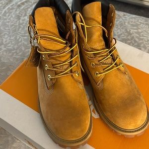 Timberlands unisex kids 7 women’s 8.5 9